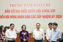 Председатель Национального собрания Чан Тхань Ман посетил и выступил в Пресс-центре в здании Национального собрания (Ханой). Фото: ВИА