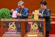 [Фото] Голосование по избранию ЦК КПВ XIV созыва