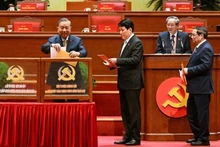 Руководители Партии и Государства провели процедуру тайного голосования.