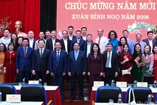 Премьер-министр Фам Минь Тьинь встретился с выдающимися представителями в сфере культуры, спорта и туризма 