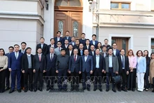 Члены рабочей делегации и представители вьетнамских интеллектуалов в Германии. Фото: ВИА 