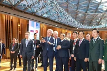 Премьер-министр Фам Минь Тьинь прибыл с визитом и провёл рабочую встречу с руководством компании Novatek. Фото: ВИА