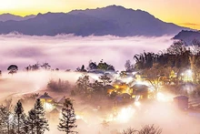 Посещая Ити в этом сезоне, туристы могут почувствовать теплую атмосферу Тэта, познакомиться с самобытной культурой представителей народностей Ханьи, Хмонг, Зао и др. 