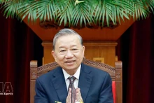 Генсек То Лам выступает на встрече. Фото: ВИА