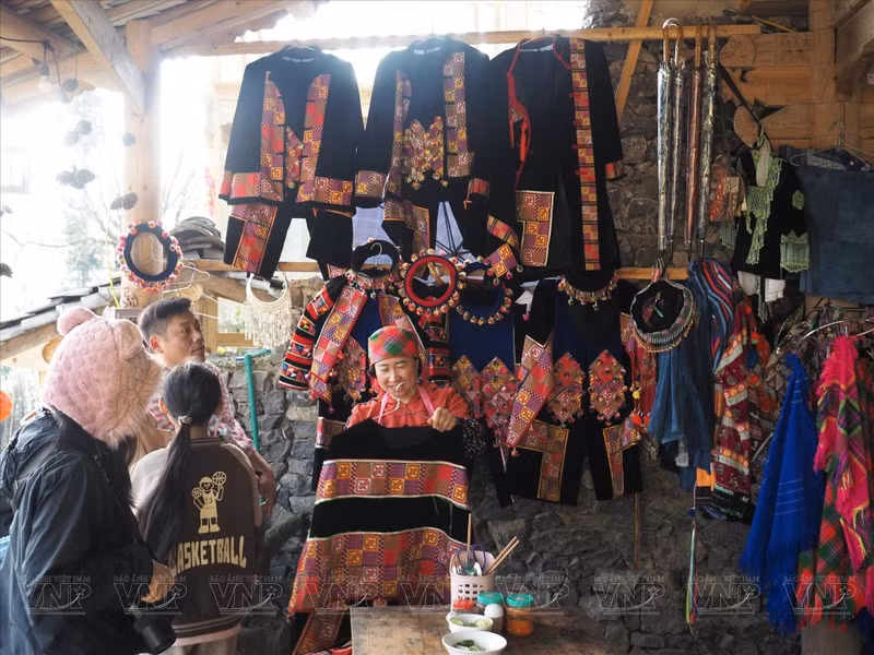 03-lo-lo-chai-village.jpg