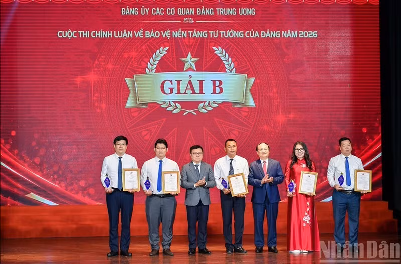 trao-giai1.jpg