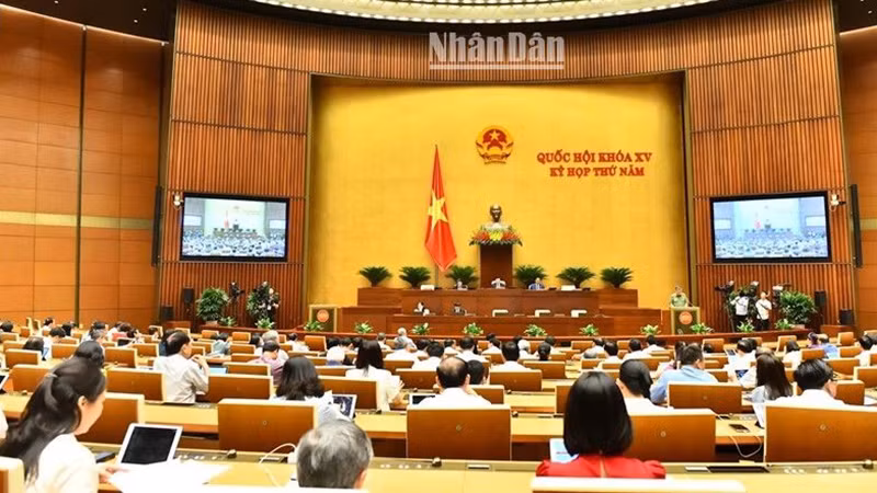 Общий вид заседания в первой половине дня 27 мая. Фото: Данг Кхоа 