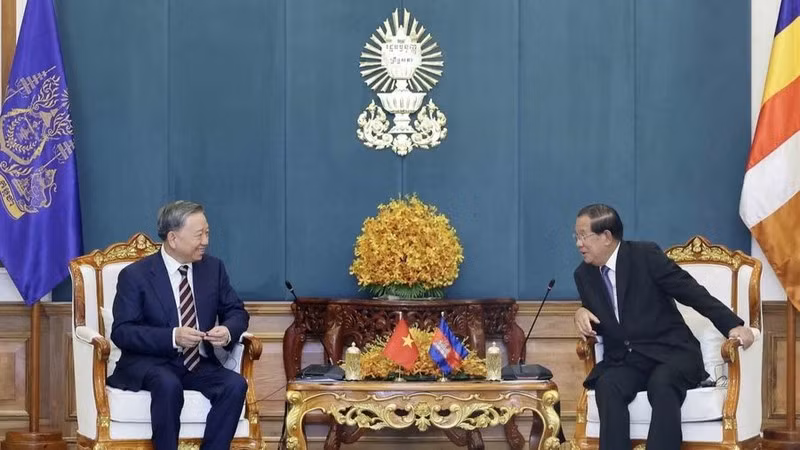 Президент То Лам и Председатель НПК, Председатель Сената Камбоджи Хун Сен. Фото: ВИА