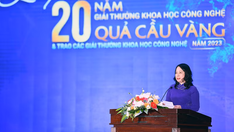 Вице-президент Во Тхи Ань Суан выступает на церемонии.