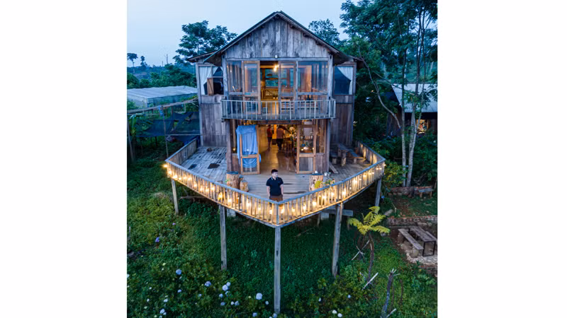 Приезжая в Анлао, туристы могут арендовать хоумстей для проживания, любоваться пейзажами и наслаждаться уникальной кухней.