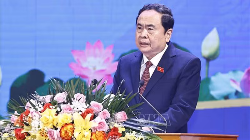 Председатель НС Чан Тхань Ман выступает на конференции. Фото: ВИА