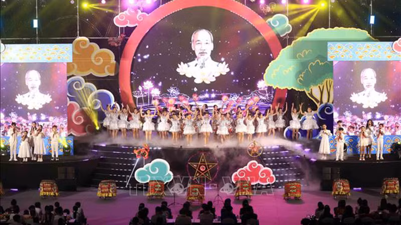 Художественный номер на программе. Фото: ВИА