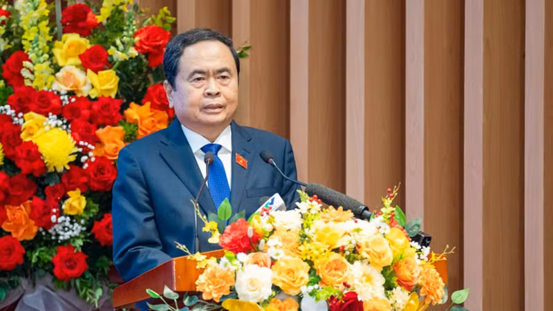 Председатель НС Чан Тхань Ман выступает на церемонии. Фото: Зюи Линь