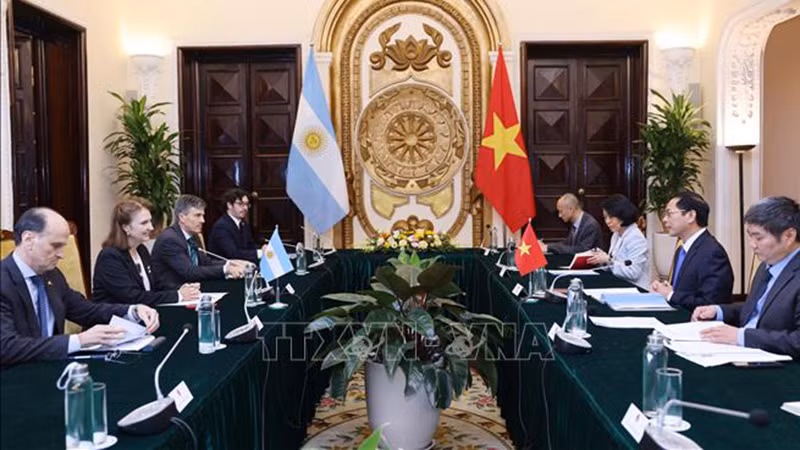 Общий вид переговоров. Фото: ВИА