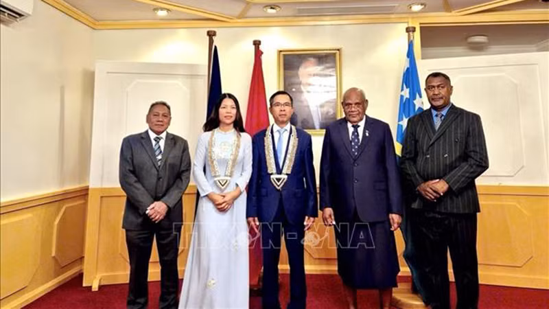 Посол Фам Хунг Там (в центре) на мероприятии. Фото: ВИА