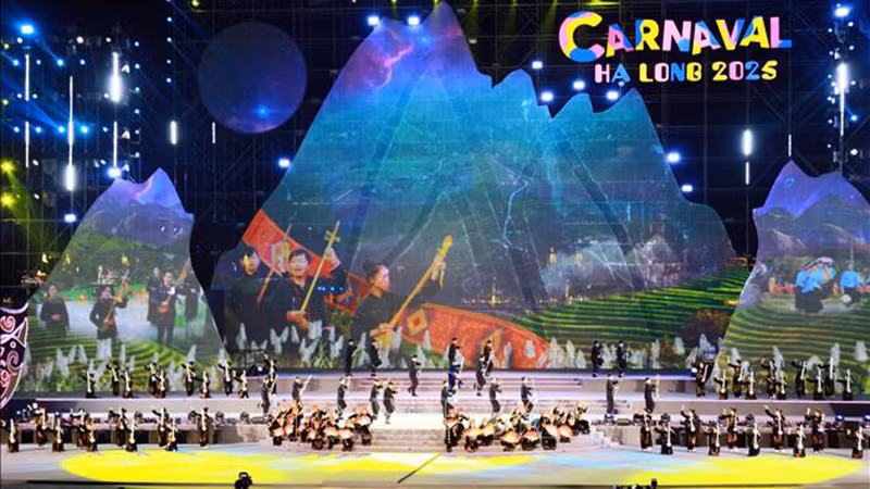 Художественный номер на программе. Фото: ВИА