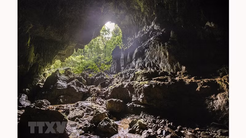 Вход в пещеру Шынг.