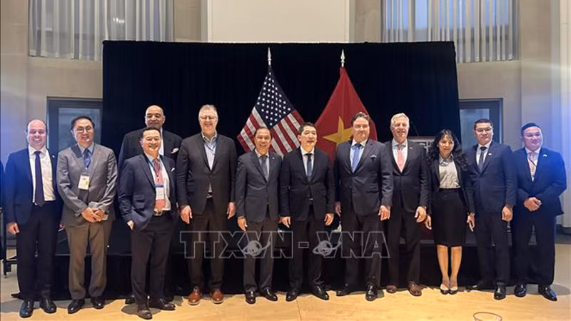 Делегаты двух стран на мероприятии. Фото: ВИА