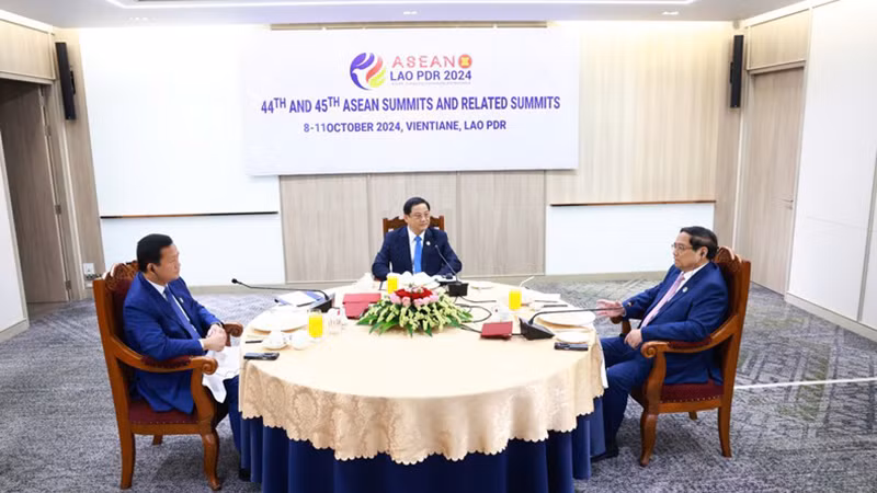 Общий вид рабочего завтрака. Фото: VGP