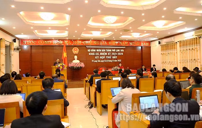 Общий вид сессии. Фото: baolangson.vn