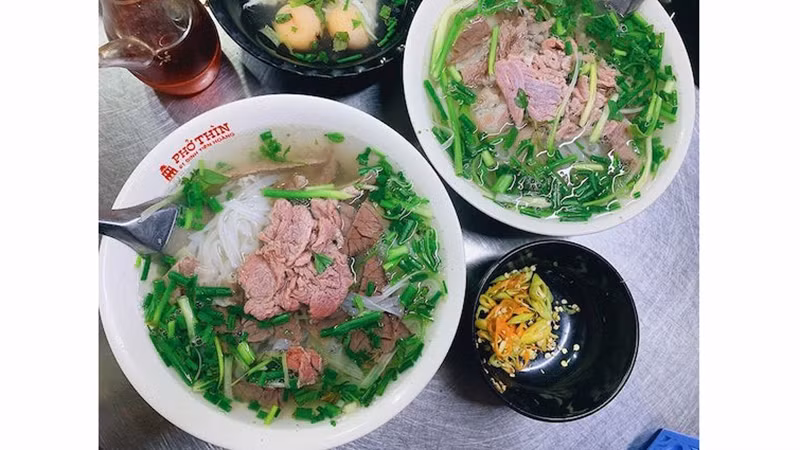 Суп «фо» уже давно является популярным блюдом, связанным с обычаями и кулинарной культурой Ханоя. 