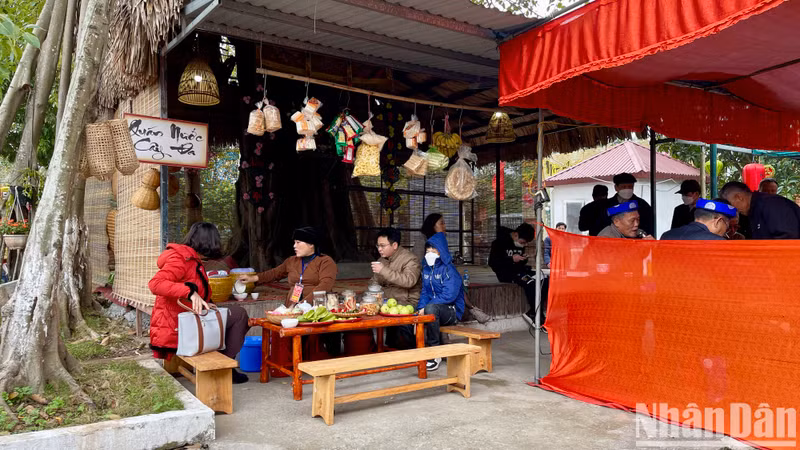 После нескольких лет перерыва из-за эпидемии Covid-19 базар по случаю Тэта «Угол Южной цитадели» вновь организован для продвижения типичных видов культурного и кулинарного наследия Намдиня, связанного с Южной цитаделью в прошлом, создавая пространство для жителей, которые могут насладиться здесь традиционными культурными ценностями по случаю традиционного Тэта, что способствует сохранению и популяризации культурных ценностей и развитию туризма.