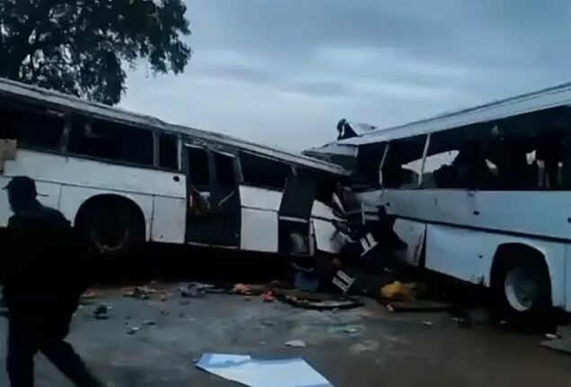 Место в Сенегале, где произошла автокатастрофа. Фото: Dailymail