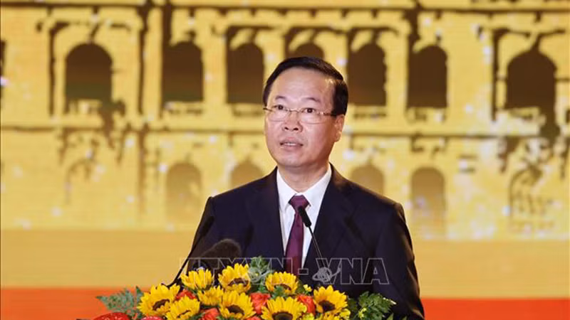 Президент Во Ван Тхыонг выступает на программе. Фото: ВИА