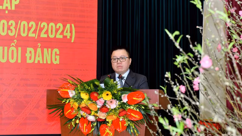 Главный редактор Ле Куок Минь выступает на церемонии. Фото: Данг Кхоа