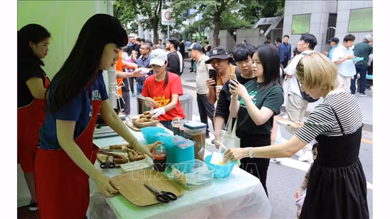 Вьетнамские блюда производят хорошее впечатление на посетителей. Фото: ВИА