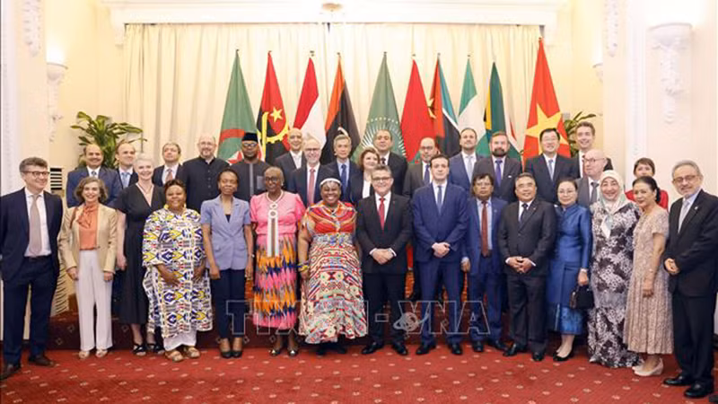 Делегаты фотографируются на память. Фото: ВИА