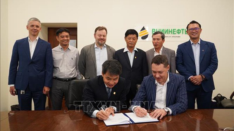 ВНИИнефть и Технический центр – филиал PVEP (PVEP - ITC) подписывают меморандум о сотрудничестве. Фото: ВИА
