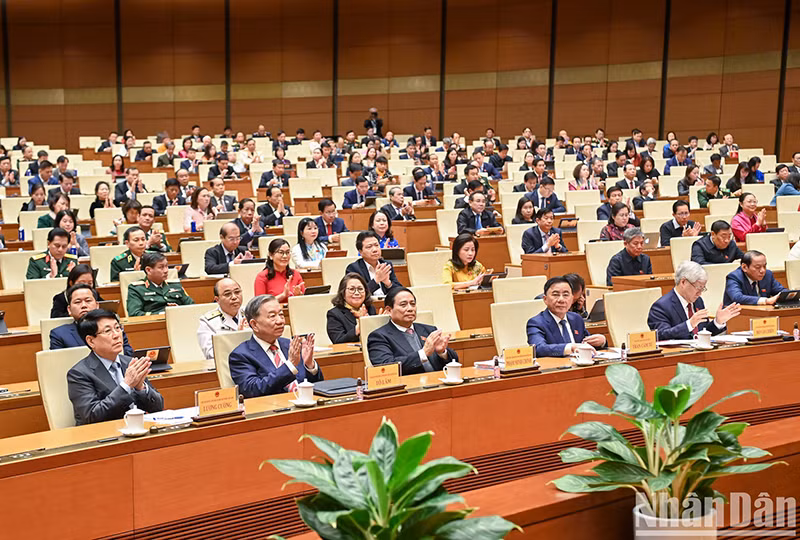 Руководители Партии и Государства на закрытии сессии. Фото: Зюи Линь