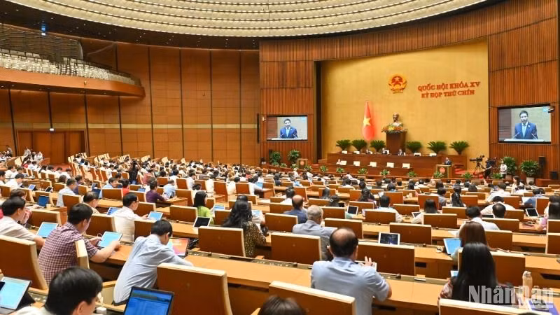 Общий вид заседания НС в первой половине дня 13 мая. Фото: Буй Жанг