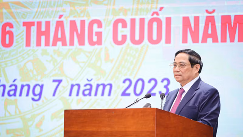 Премьер-министр Фам Минь Тьинь выступает на конференции. Фото: VGP Премьер-министр Фам Минь Тьинь выступает на конференции. Фото: VGP