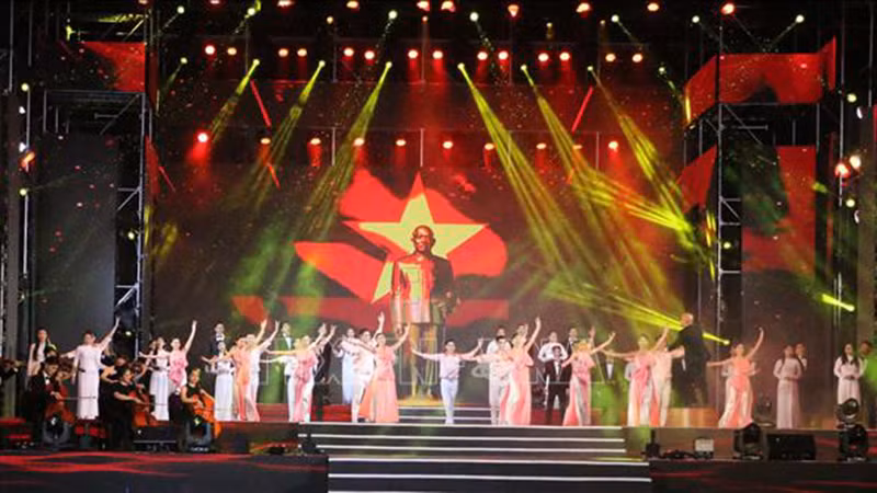 Художественный номер на церемонии. Фото: ВИА
