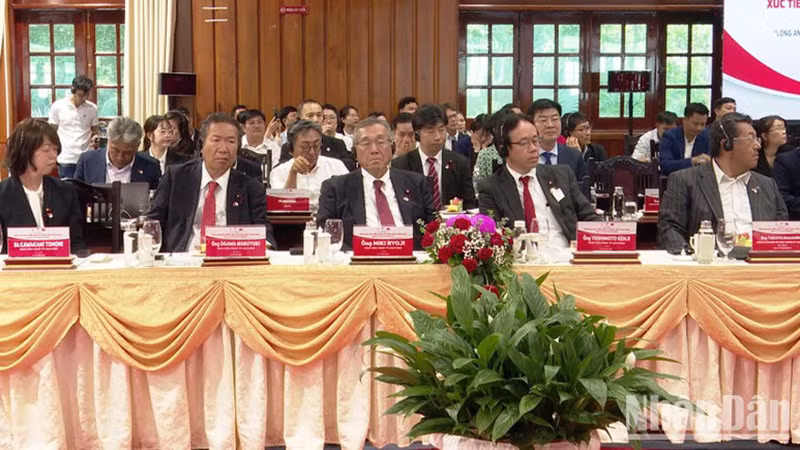 Японские делегаты на конференции.