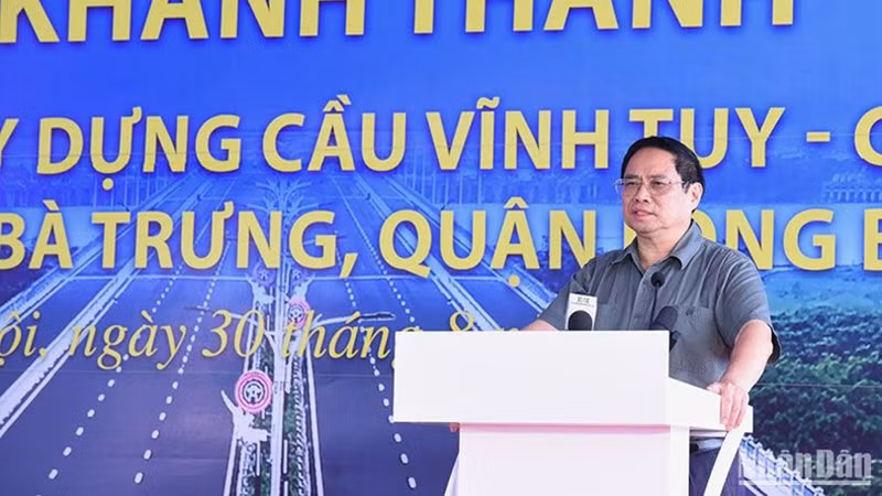 Премьер-министр Фам Минь Тьинь выступает на церемонии. Фото: Чан Хай Премьер-министр Фам Минь Тьинь выступает на церемонии. Фото: Чан Хай