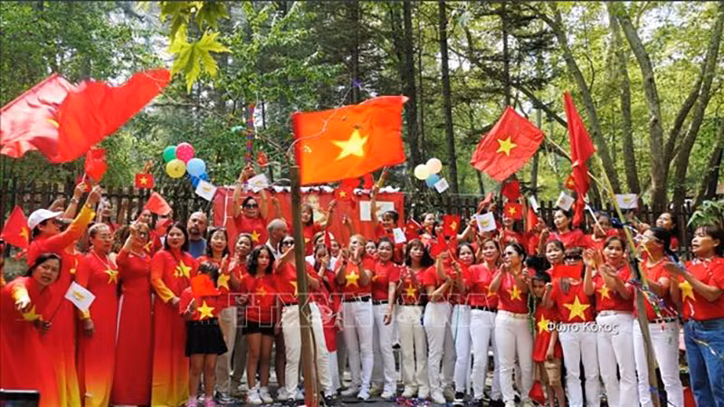 Художественный номер в исполнении представителей сообщества вьетнамцев на Кипре. Фото: ВИА