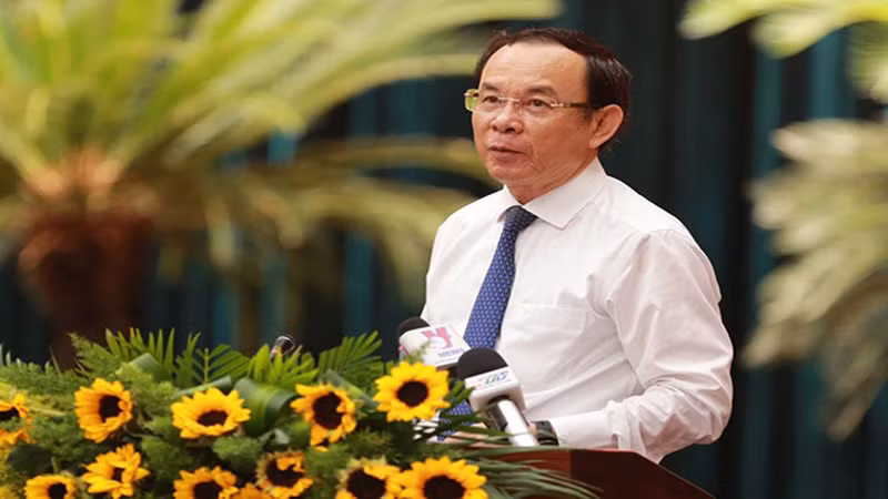 Товарищ Нгуен Ван Нэн выступает на конференции. Фото: Хоанг Чиеу