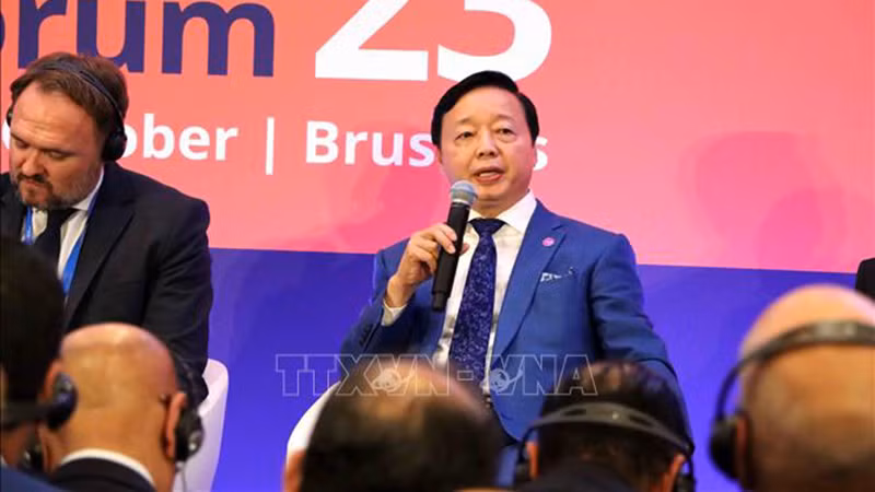 Вице-премьер Чан Хонг Ха выступает на диалоге. Фото: ВИА