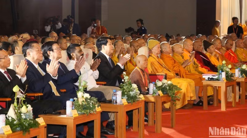 Делегаты на церемонии открытия Международного дня Весак 2025 года. 