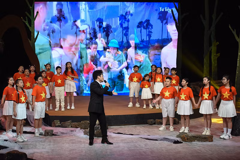 Художественный номер на программе. Фото: Чан Хай Художественный номер на программе. Фото: Чан Хай