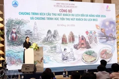 Заместитель директора Департамента культуры, спорта и туризма Дананга Нгуен Тхи Хоай Ан выступает на мероприятии. Фото: ВИА