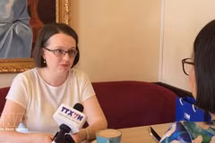 Доцент Екатерина Колдунова даёт интервью корреспонденту ВИА в России. Фото: ВИА
