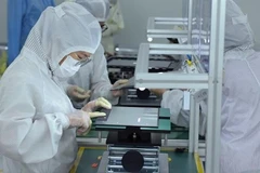 Сборка ноутбуков на заводе Heesung Electronics в промышленном парке Чангзуе, район Анзыонг, город Хайфон. Фото: ВИА