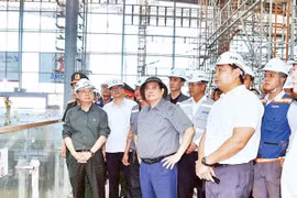 Ускоряя прорыв, решительно добиваться успешного выполнения Резолюции XIV съезда КПВ