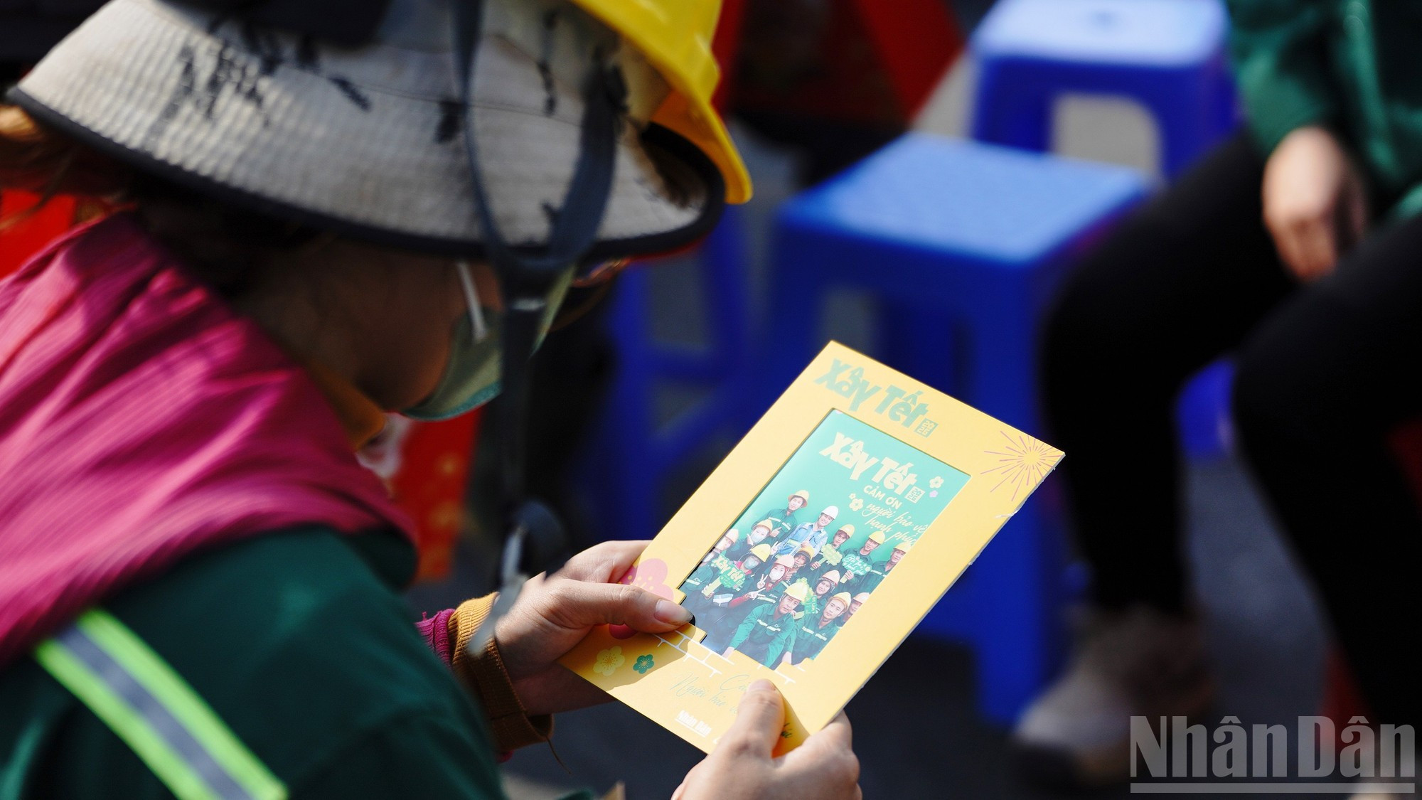 Памятные фотографии, подаренные рабочим в рамках программы.