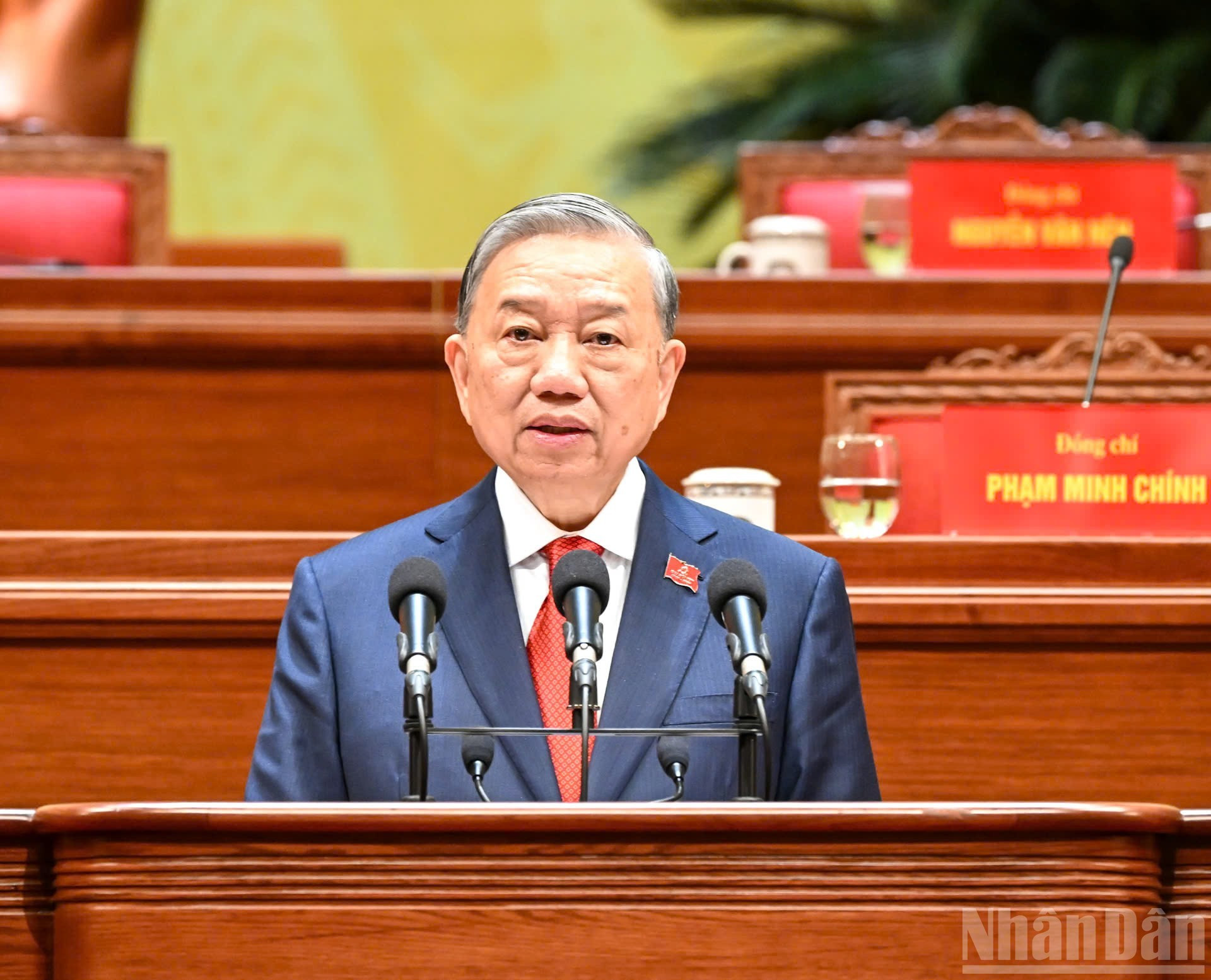 Генеральный секретарь ЦК КПВ То Лам выступает с речью. (Фото: Зюи Линь)