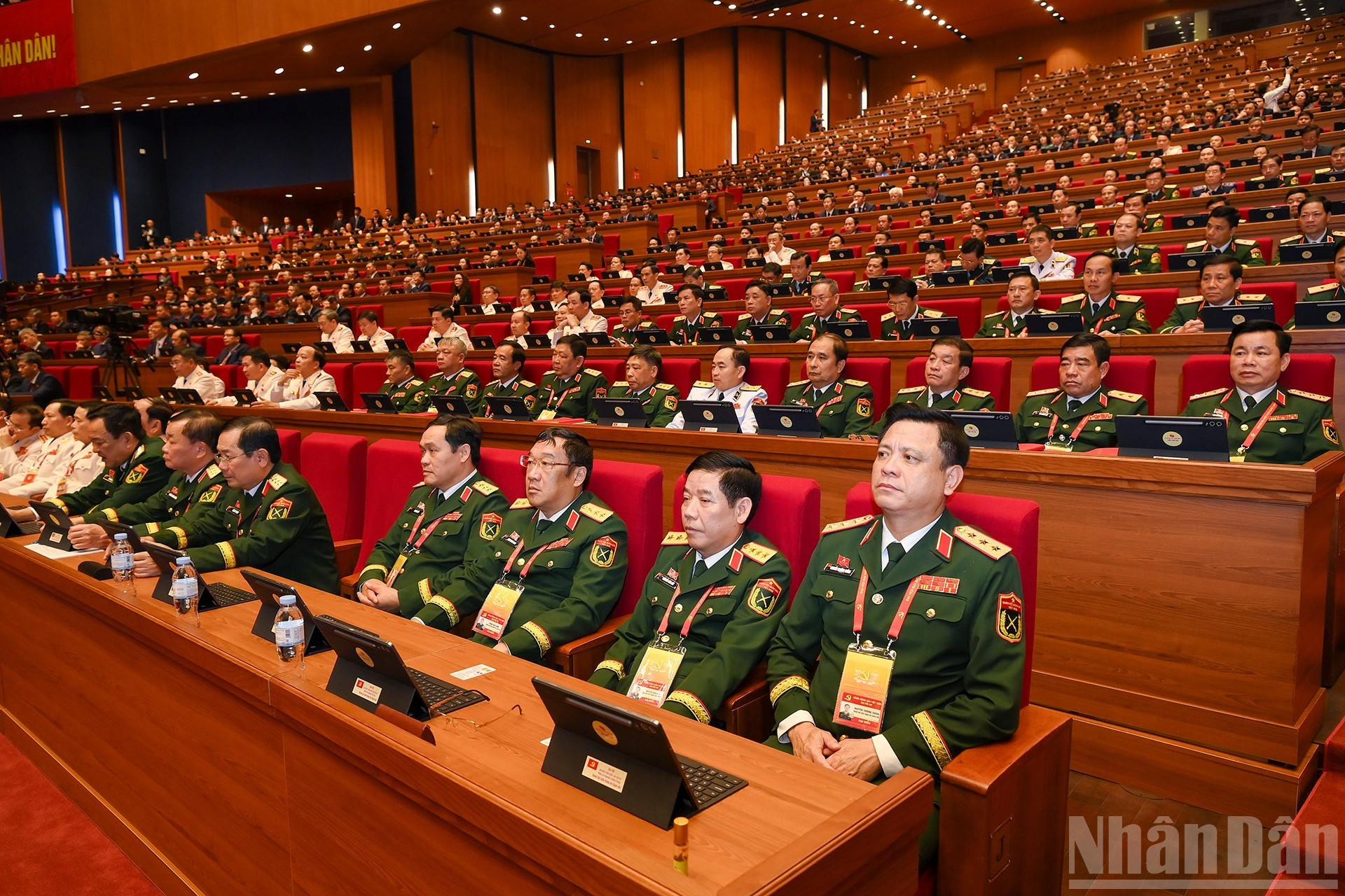 Делегаты на подготовительном заседании. (Фото: Зюи Линь)